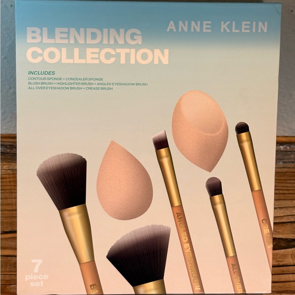 Anne Klein 7 Pc Blending Brush Set Collection, Gold/Brown, BNIB